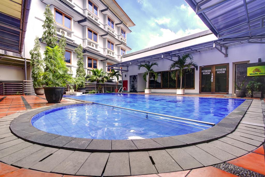 Hotel Bisanta Bidakara Tunjungan Surabaya Dış mekan fotoğraf