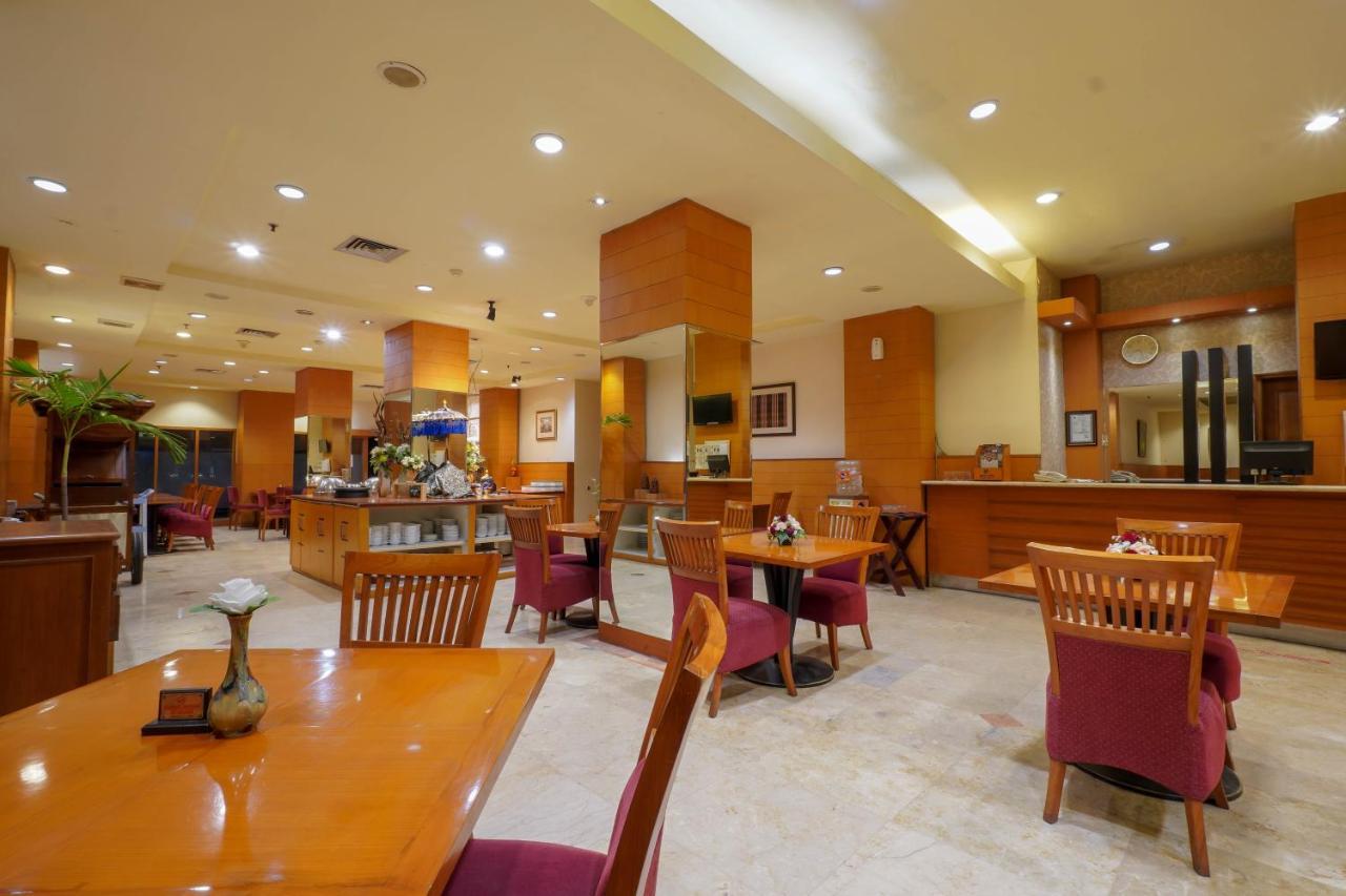 Hotel Bisanta Bidakara Tunjungan Surabaya Dış mekan fotoğraf