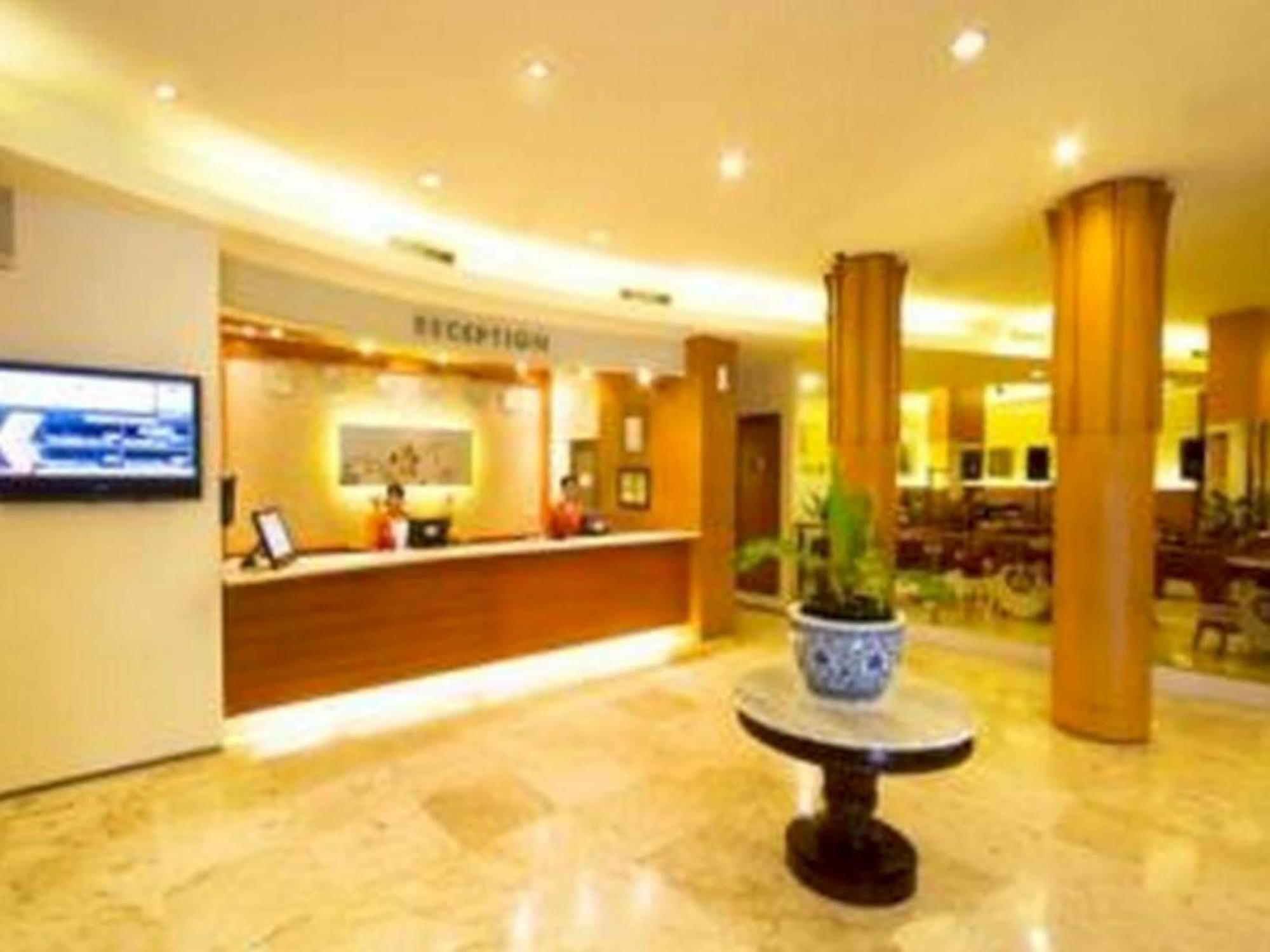 Hotel Bisanta Bidakara Tunjungan Surabaya Dış mekan fotoğraf