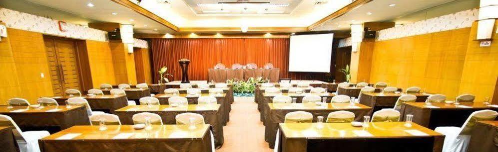 Hotel Bisanta Bidakara Tunjungan Surabaya Dış mekan fotoğraf